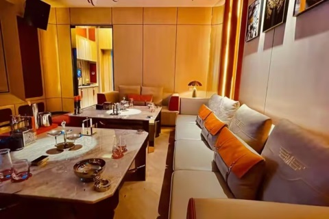 哈尔滨道里区王府井店花海LiveHouse招聘兼职,薪资日结,努力与幸运相伴梦想触手可及