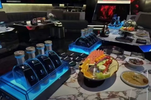 中卫夜场招聘女服务员，团经理期招聘模特女孩